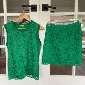 PAROSH green lace two piece set sleeveless top and mini skirt